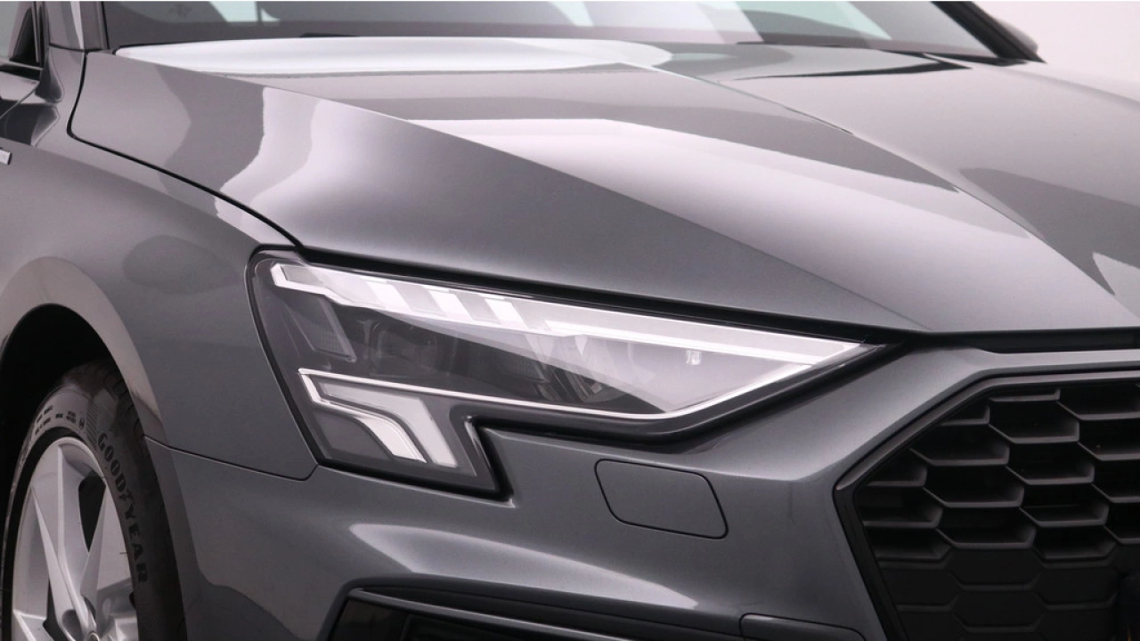 Audi A3 Sportback 30 TFSI S edition | Navigatie | Carplay | 17