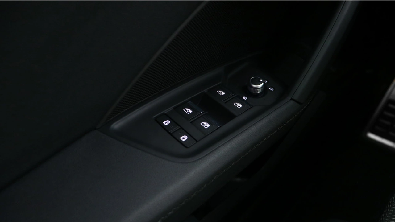 Audi A3 Sportback 30 TFSI S edition | Navigatie | Carplay | 17