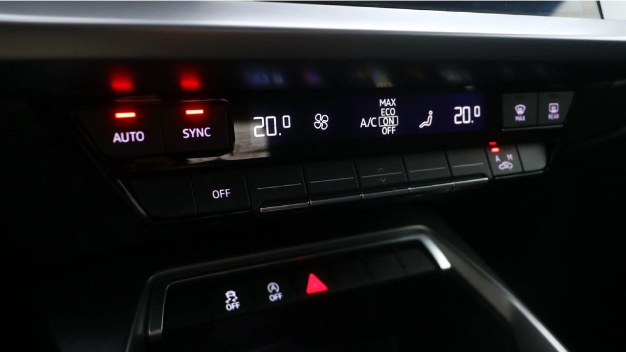Audi A3 Sportback 30 TFSI S edition | Navigatie | Carplay | 17