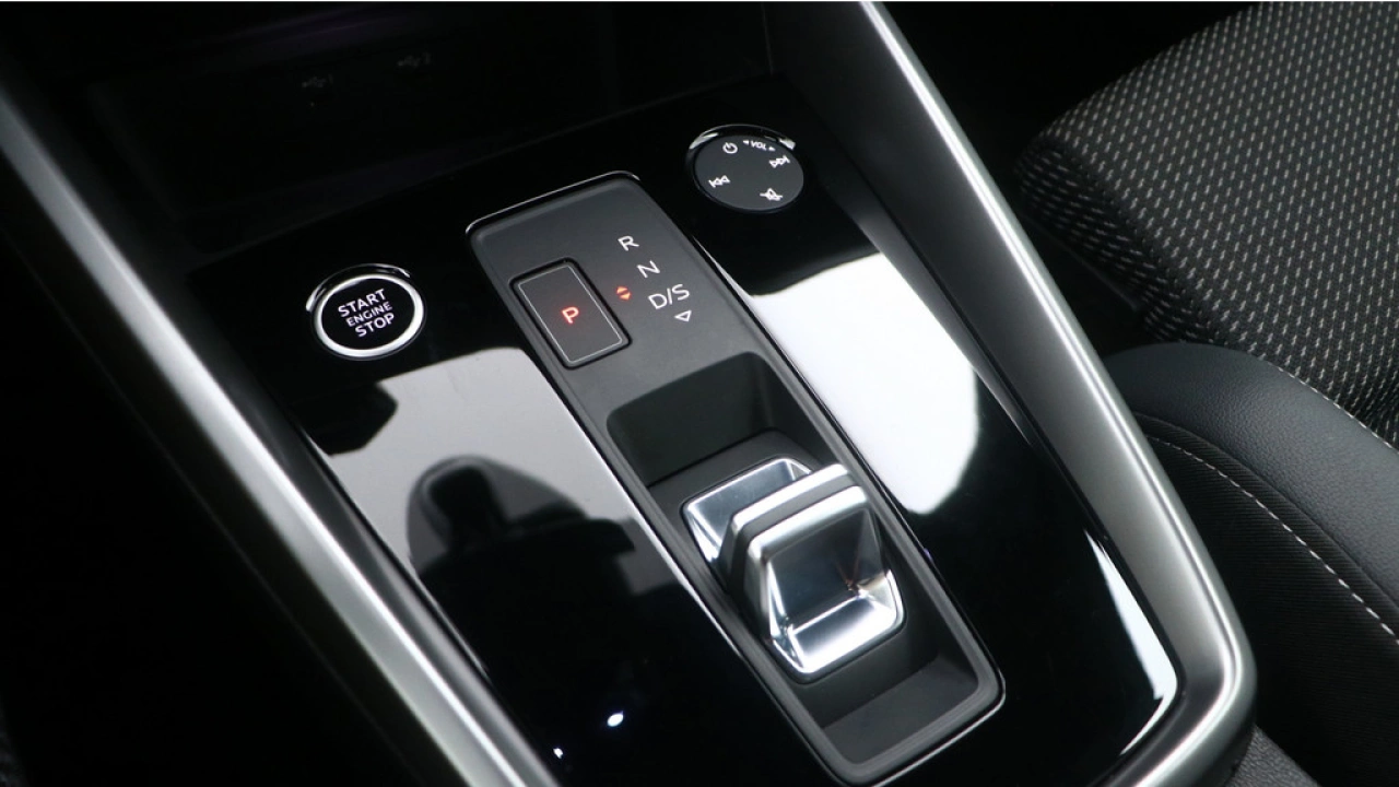 Audi A3 Sportback 30 TFSI S edition | Navigatie | Carplay | 17
