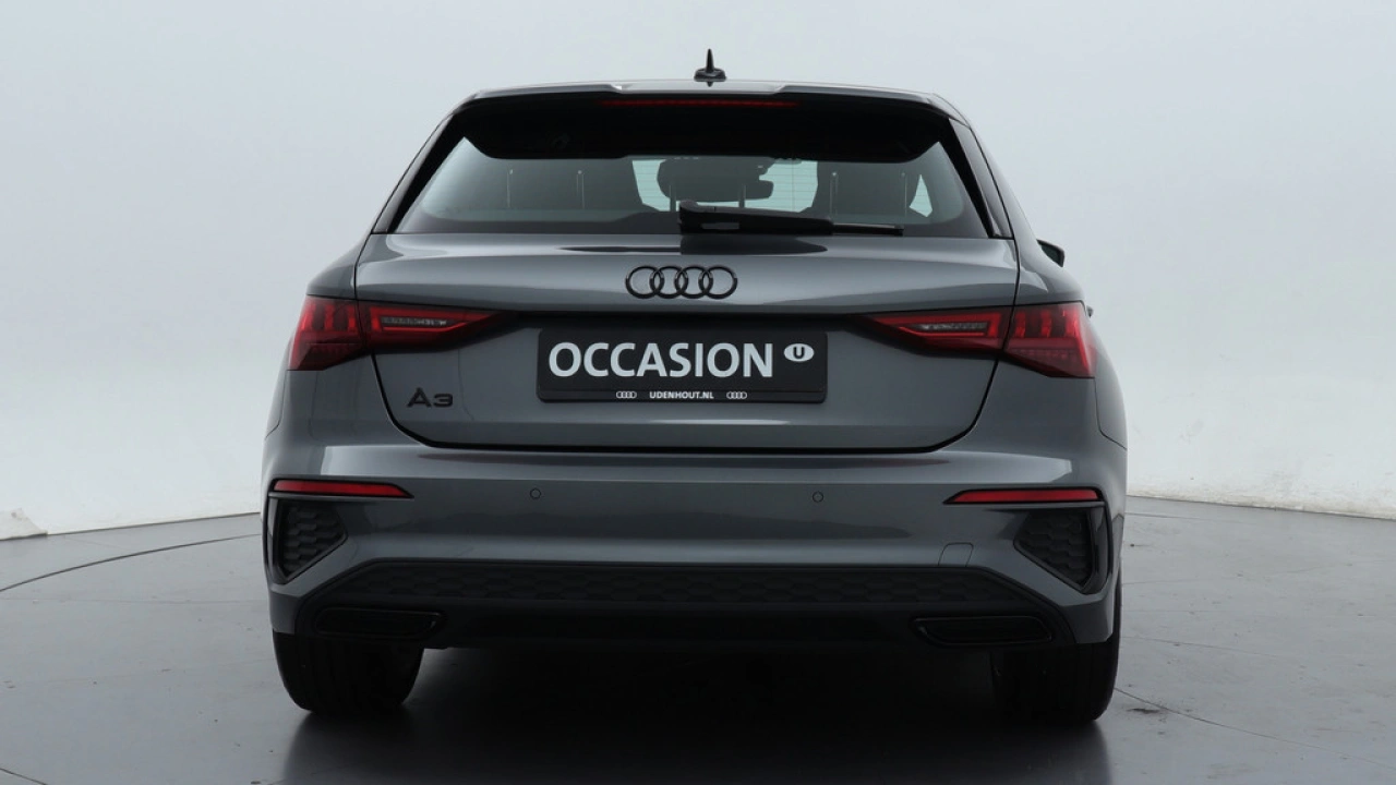 Audi A3 Sportback 30 TFSI S edition | Navigatie | Carplay | 17