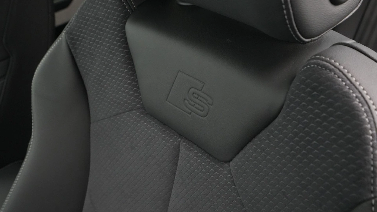 Audi Q3 35 TFSI 150 pk S-Tronic S line edition