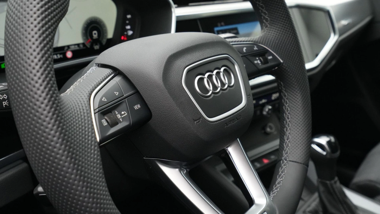 Audi Q3 35 TFSI 150 pk S-Tronic S line edition