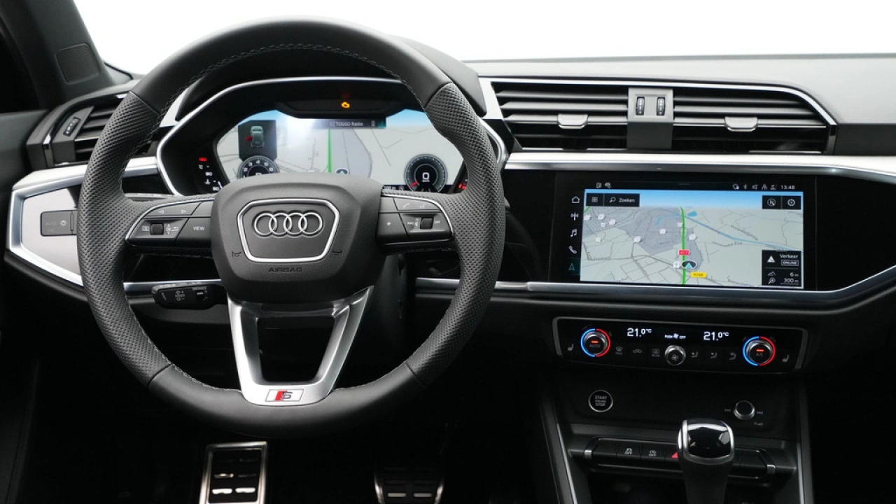 Audi Q3 35 TFSI 150 pk S-Tronic S line edition