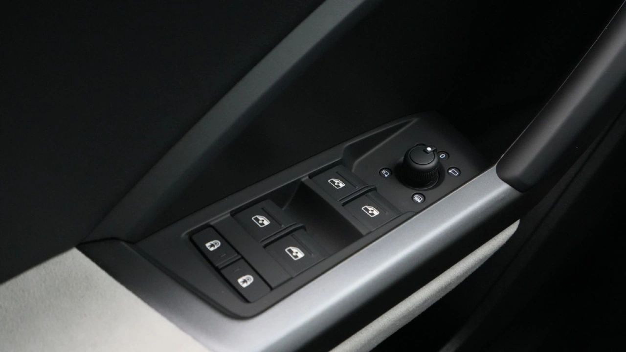 Audi Q3 35 TFSI 150 pk S-Tronic S line edition