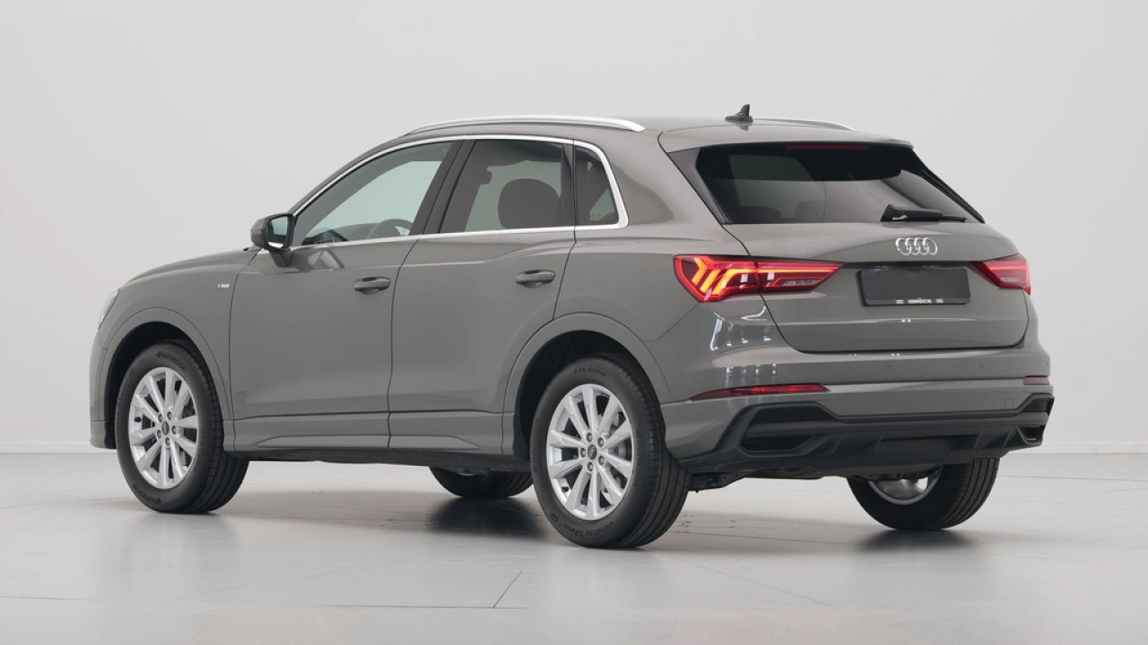 Audi Q3 35 TFSI 150 pk S-Tronic S line edition