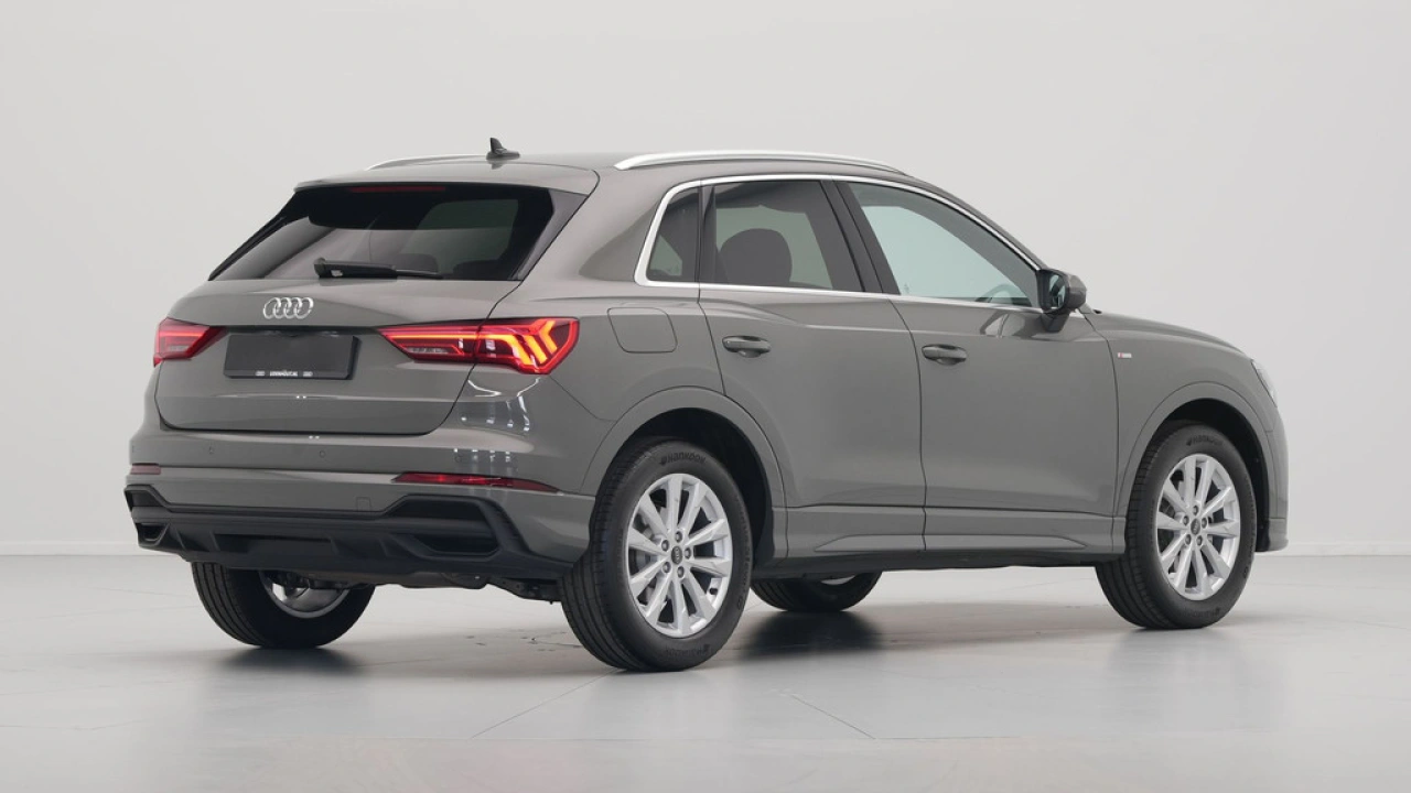 Audi Q3 35 TFSI 150 pk S-Tronic S line edition