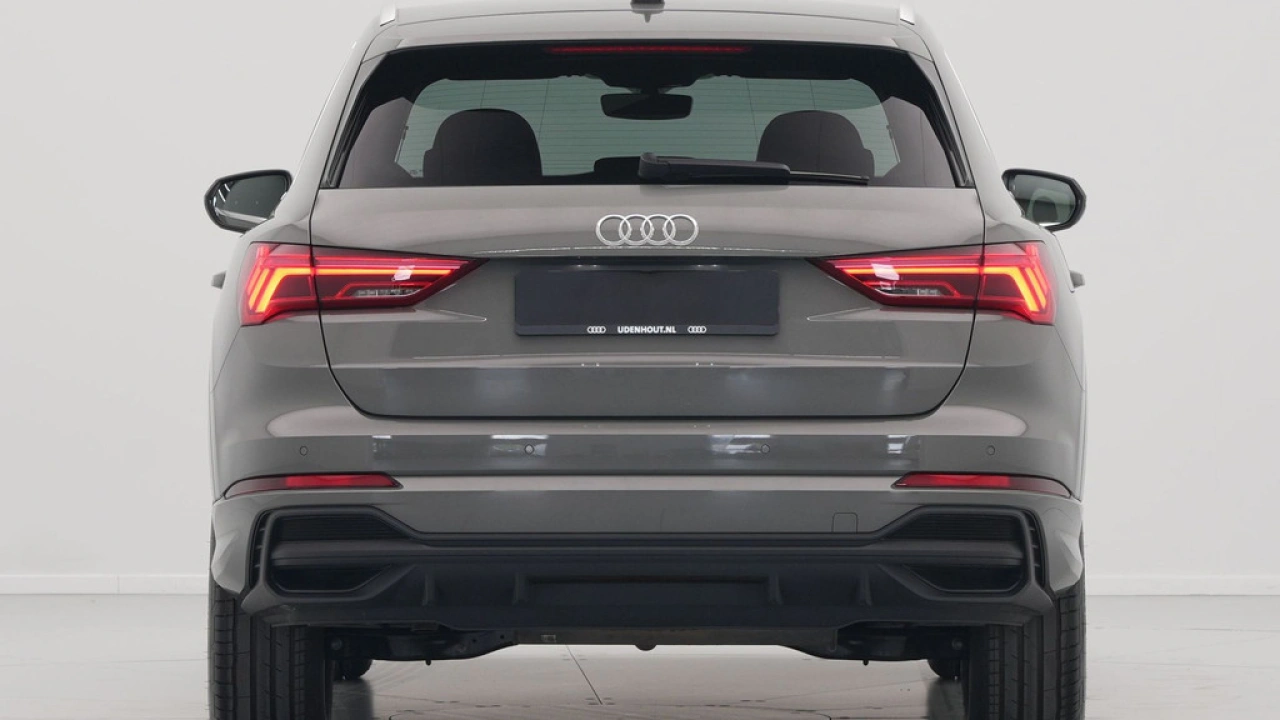 Audi Q3 35 TFSI 150 pk S-Tronic S line edition