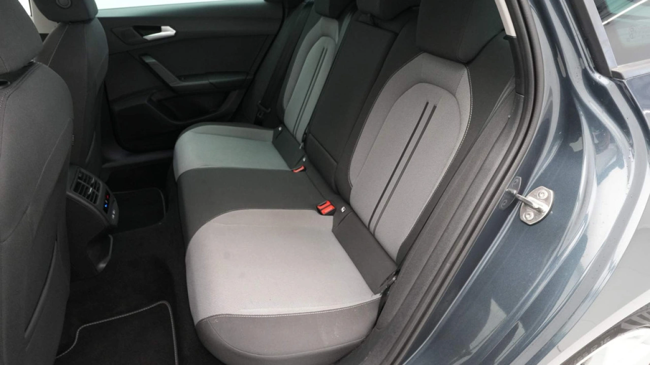 SEAT Leon Sportstourer 1.0 eTSI 110pk DSG Style Business Intense
