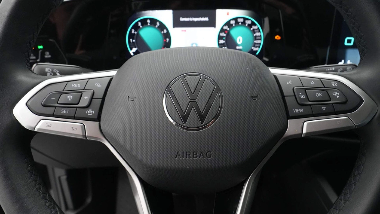 Volkswagen Golf 1.0 TSI Life Business