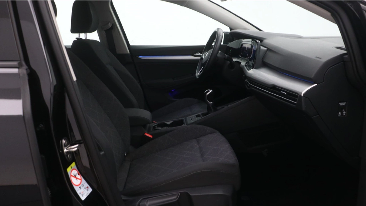 Volkswagen Golf 1.0 TSI 110pk Life Navigatie Pdc