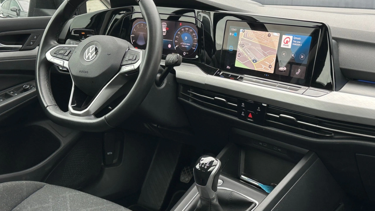 Volkswagen Golf 1.0 TSI 110pk Life Navigatie Pdc