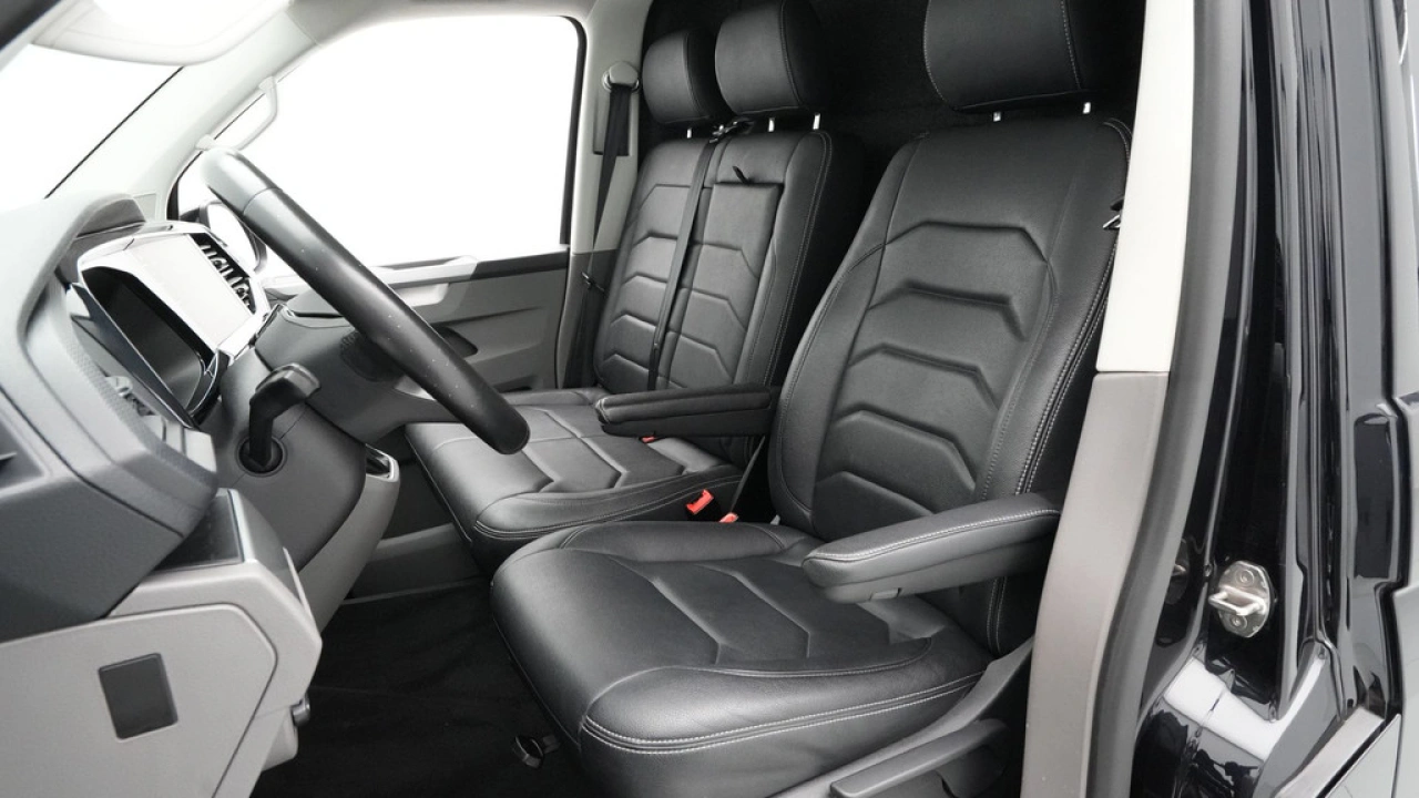 VW Bedrijfswagens Transporter 2.0 TDI 150pk DSG L1H1 28 Bulli