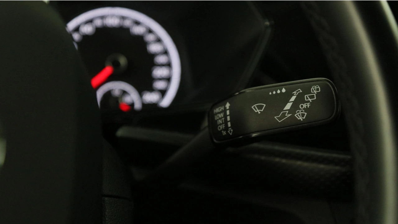 Volkswagen T-Cross 1.0 TSI 95pk Life Navigatie Camera Stoelverwarming