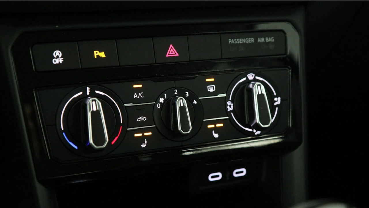 Volkswagen T-Cross 1.0 TSI 95pk Life Navigatie Camera Stoelverwarming