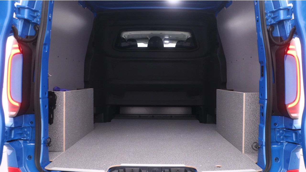 VW Bedrijfswagens Transporter Dubbel Cabine L2H1 2.0 TDI 170pk 2.8T Automaat Bulli