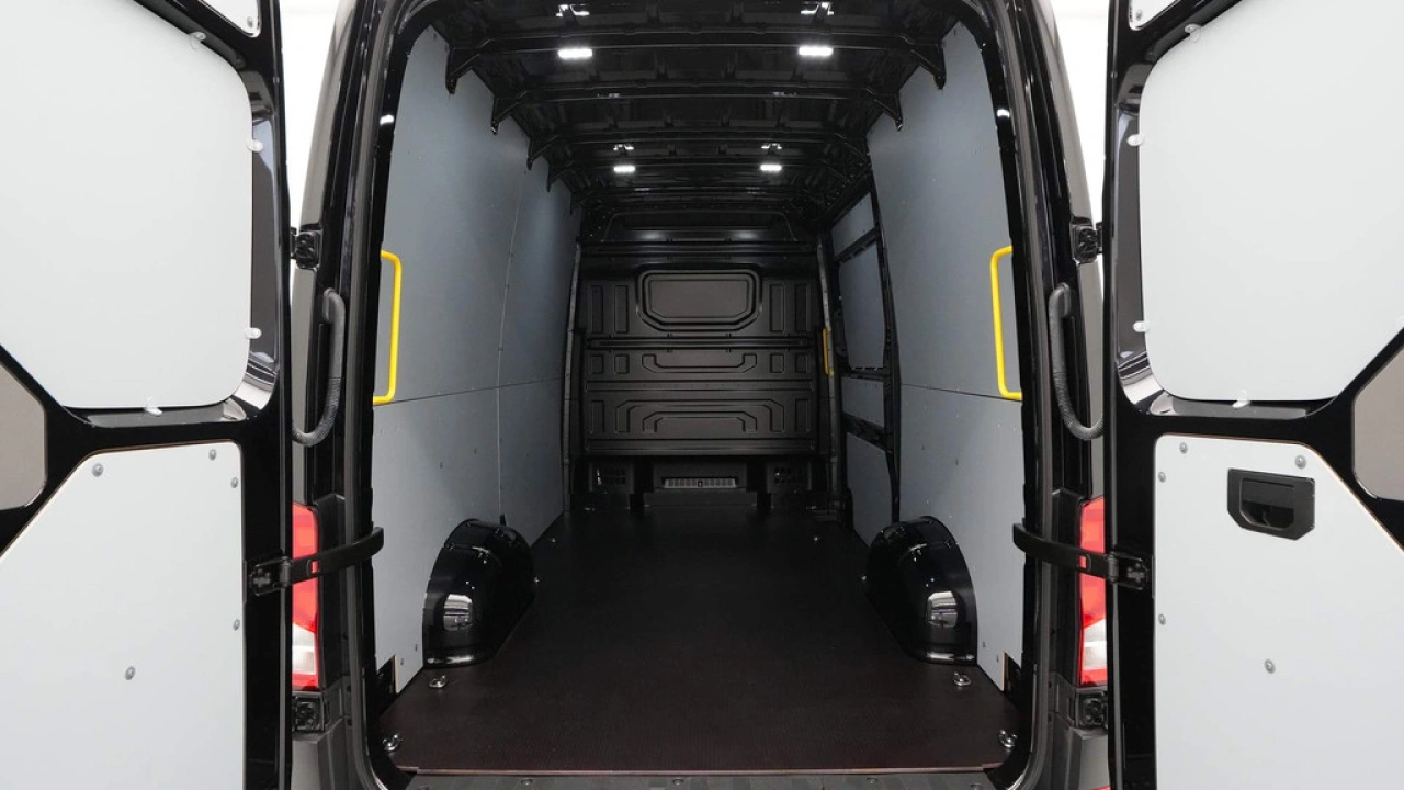 VW Bedrijfswagens Crafter 2.0 TDI 130kW 177PK L3H3 Exclusive Hero Edition AUT