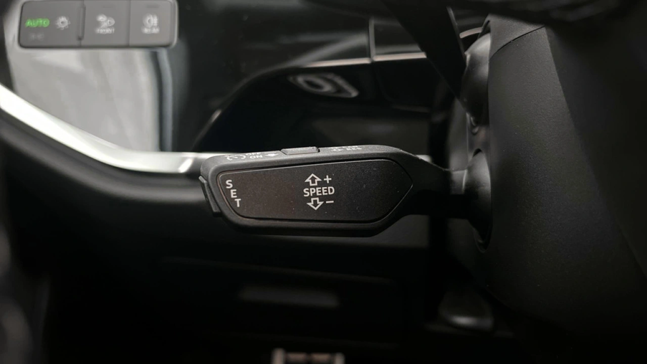 Audi Q3 45 TFSI e 245Pk S edition / Panodak / Sfeerverlichting / Stoelverwarming
