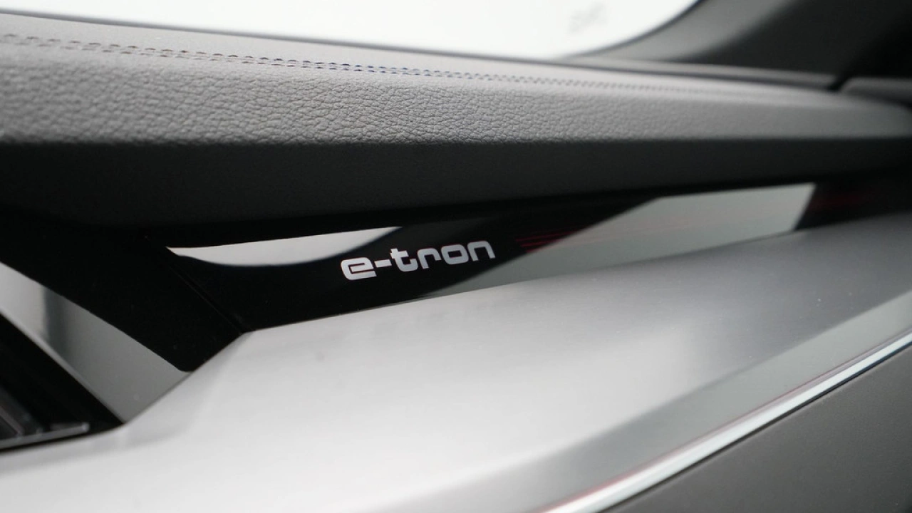 Audi Q8 e-tron 55 quattro S-Line Edition Competition 115 kWh 408pk