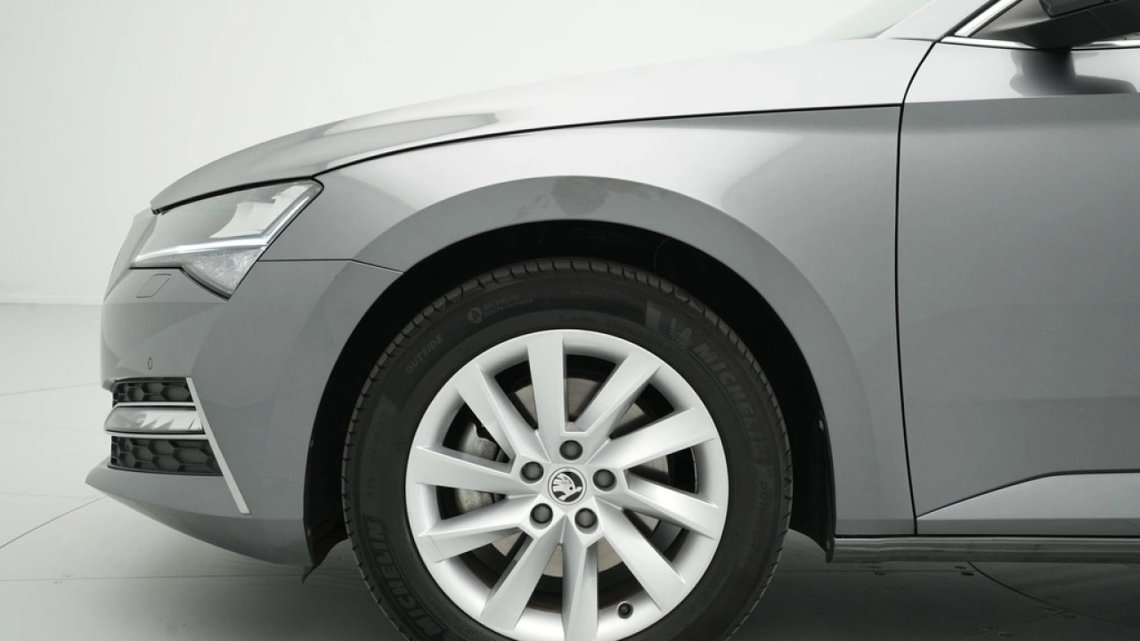 Škoda Superb Combi 1.4 TSI iV 218pk DSG Business Edition Plus