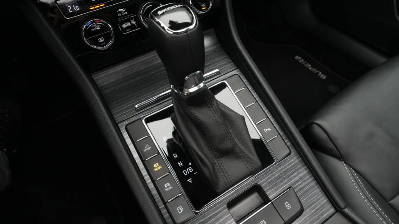 Škoda Superb Combi 1.4 TSI iV 218pk DSG Business Edition Plus