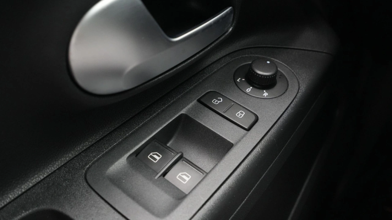 Volkswagen up! 1.0 BMT move up!