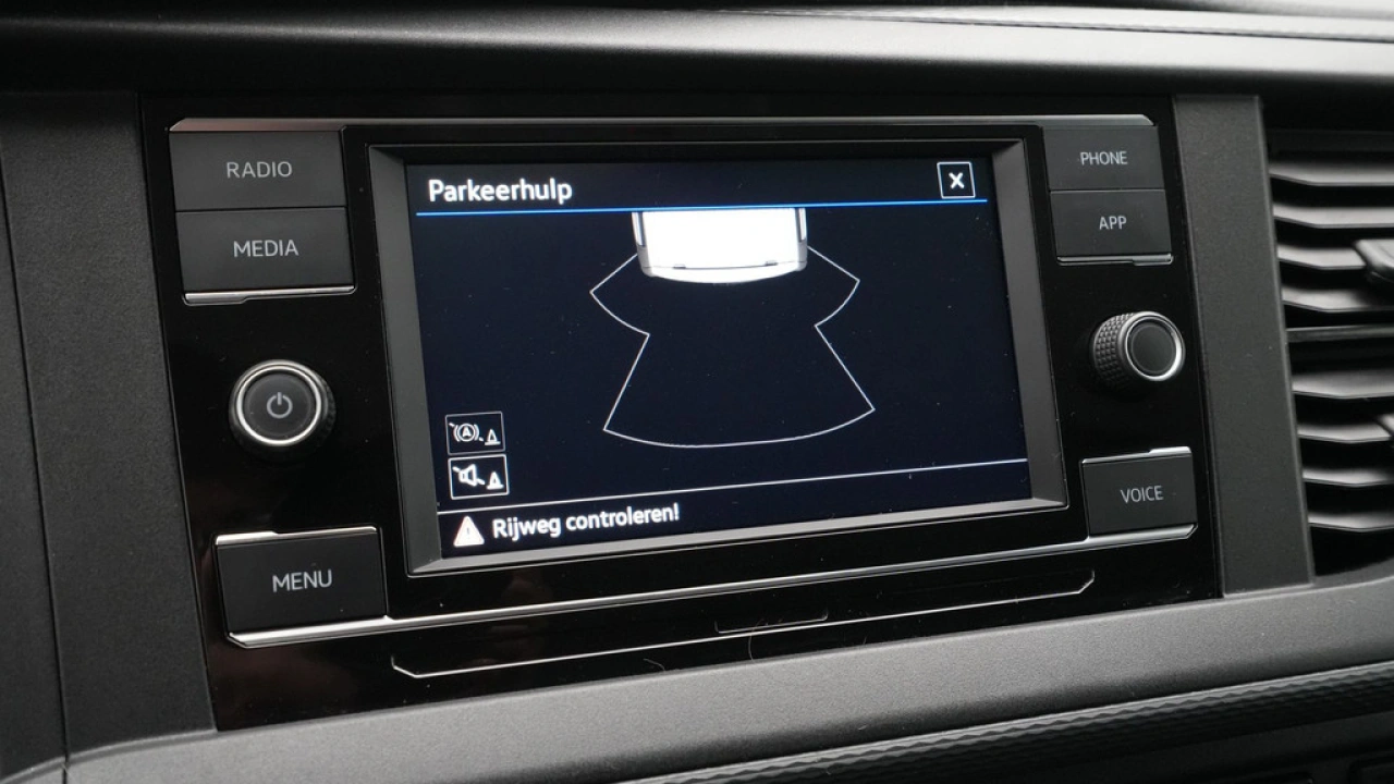 VW Bedrijfswagens Transporter 2.0 TDI L1H1 26 Economy Business