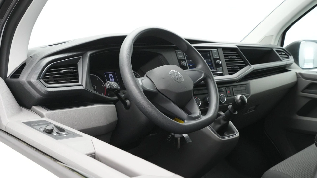 VW Bedrijfswagens Transporter 2.0 TDI L2H1 28 Economy Business