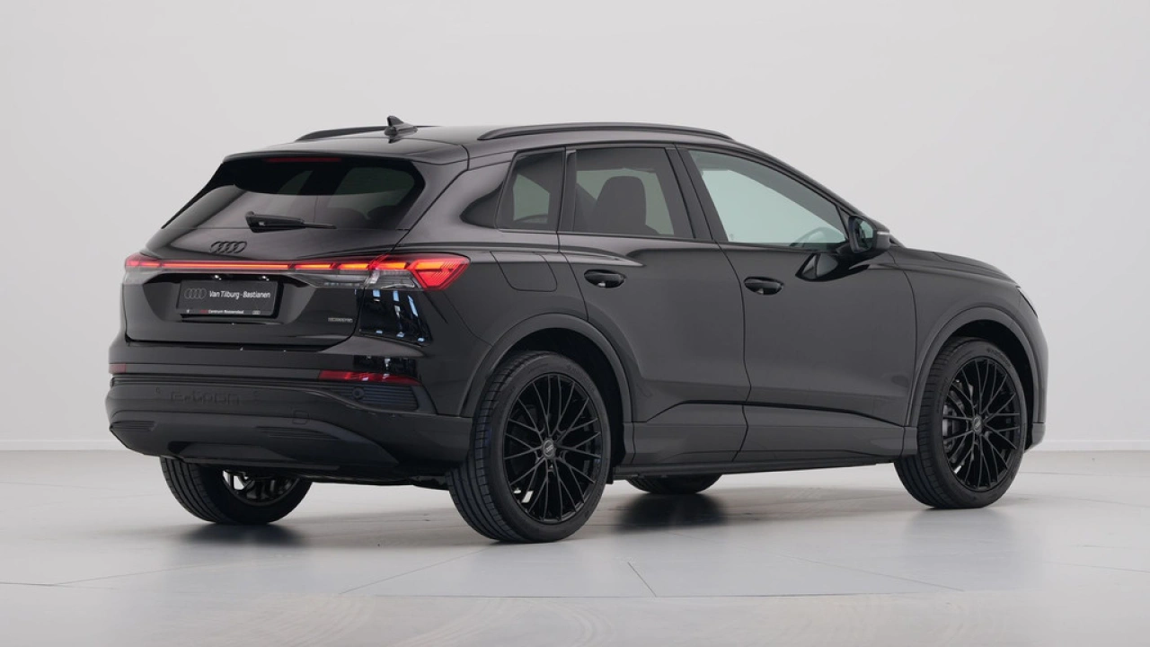 Audi Q4 e-tron (A1) Advanced edition e-tron 45 210kW/286pk 82Kwh Hatchback Elektr. aandrijving quattro