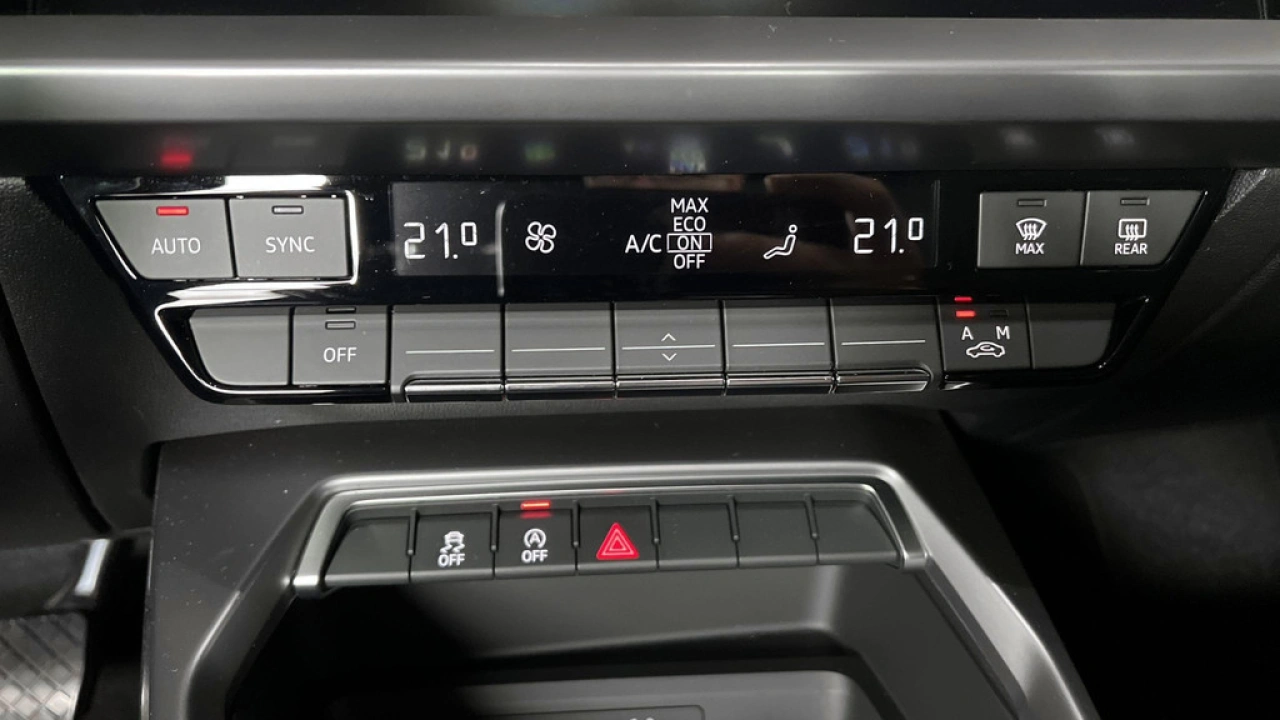 Audi A3 Sportback 30 TFSI 110Pk Pro Line / Parkeerhulp achter / Cruise Control