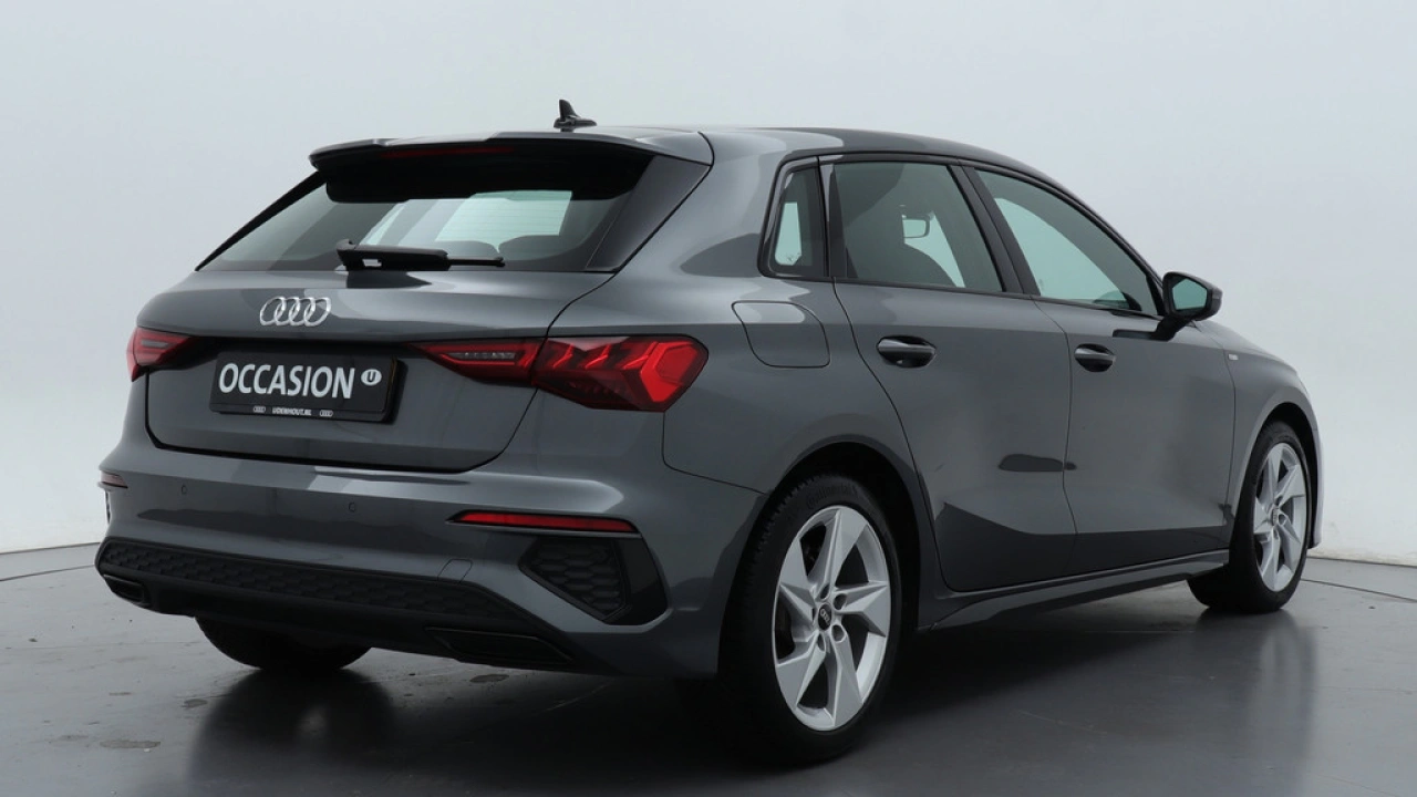 Audi A3 Sportback 30 TFSI 110Pk S Edition Adp. Cruise Control / Stoelverwarming