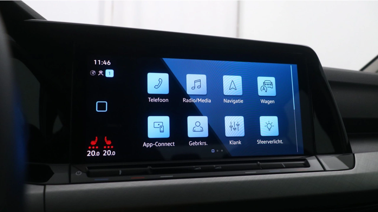 Volkswagen Golf 1.0 eTSI 110pk DSG Life Navigatie Camera Winterpakket