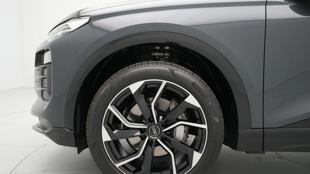 Audi Q6 e-tron edition 83 kWh Pack Tech