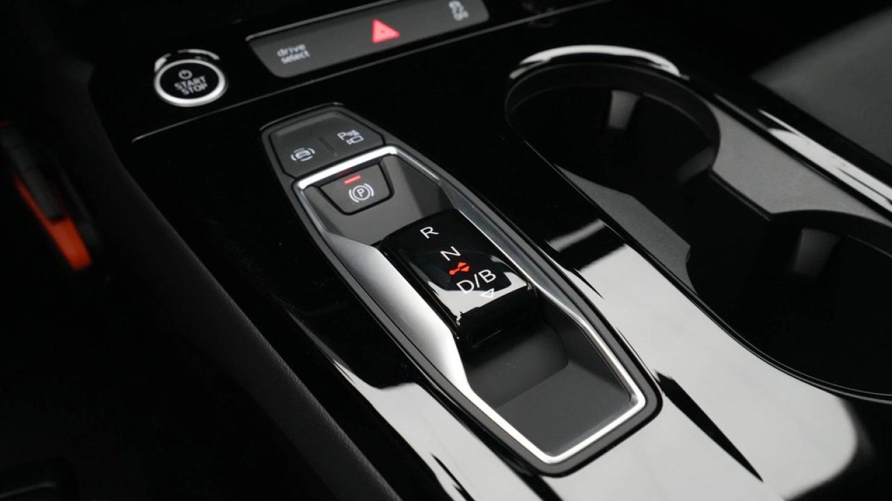 Audi Q6 e-tron edition 83 kWh Pack Tech