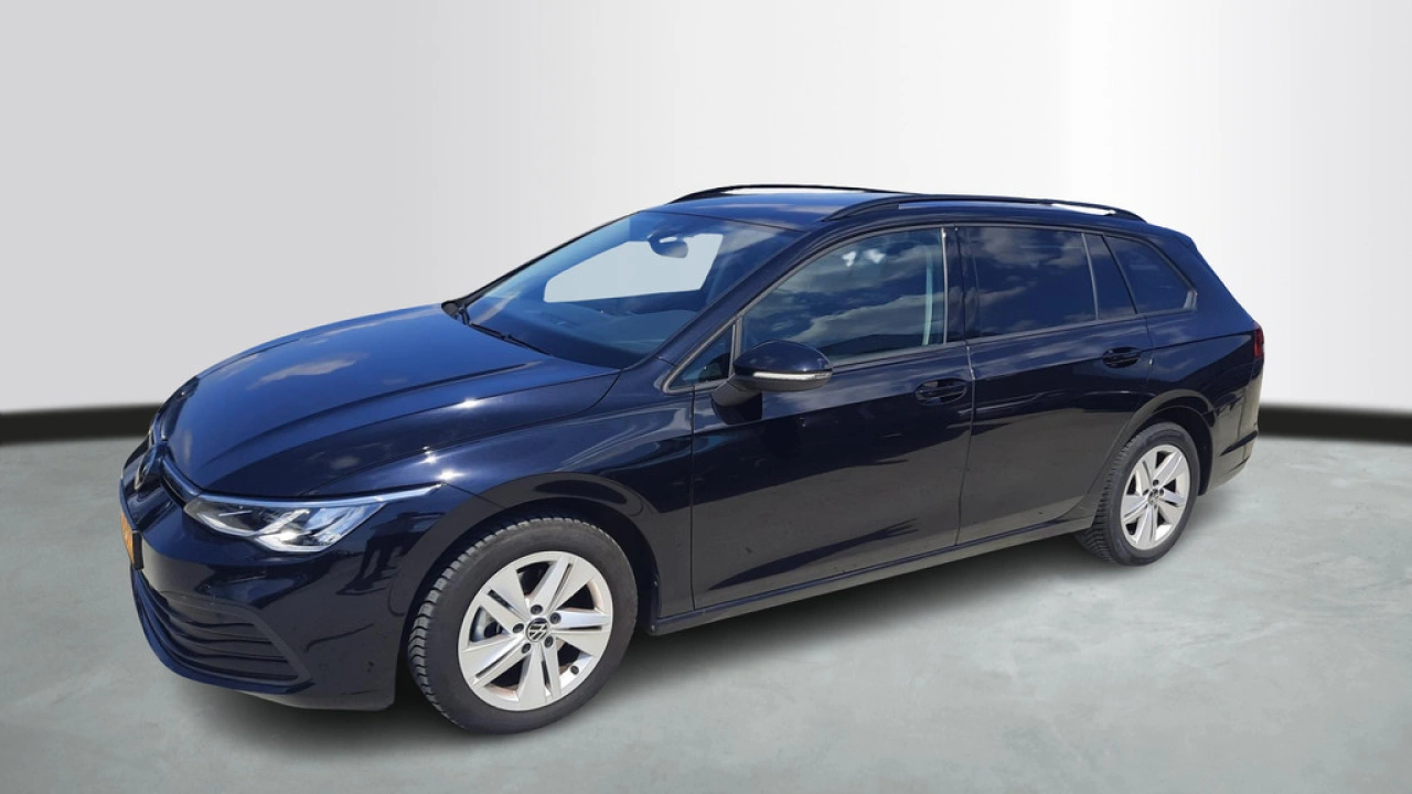 Volkswagen GOLF Variant 1.0 eTSI Life | Multimedia Pakket | Camera |