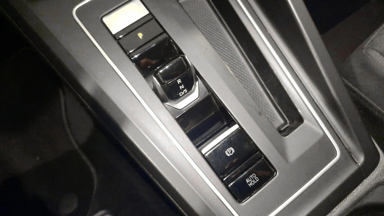Volkswagen Golf 1.0 eTSI Life Multimedia pakket | Comfort pakket |