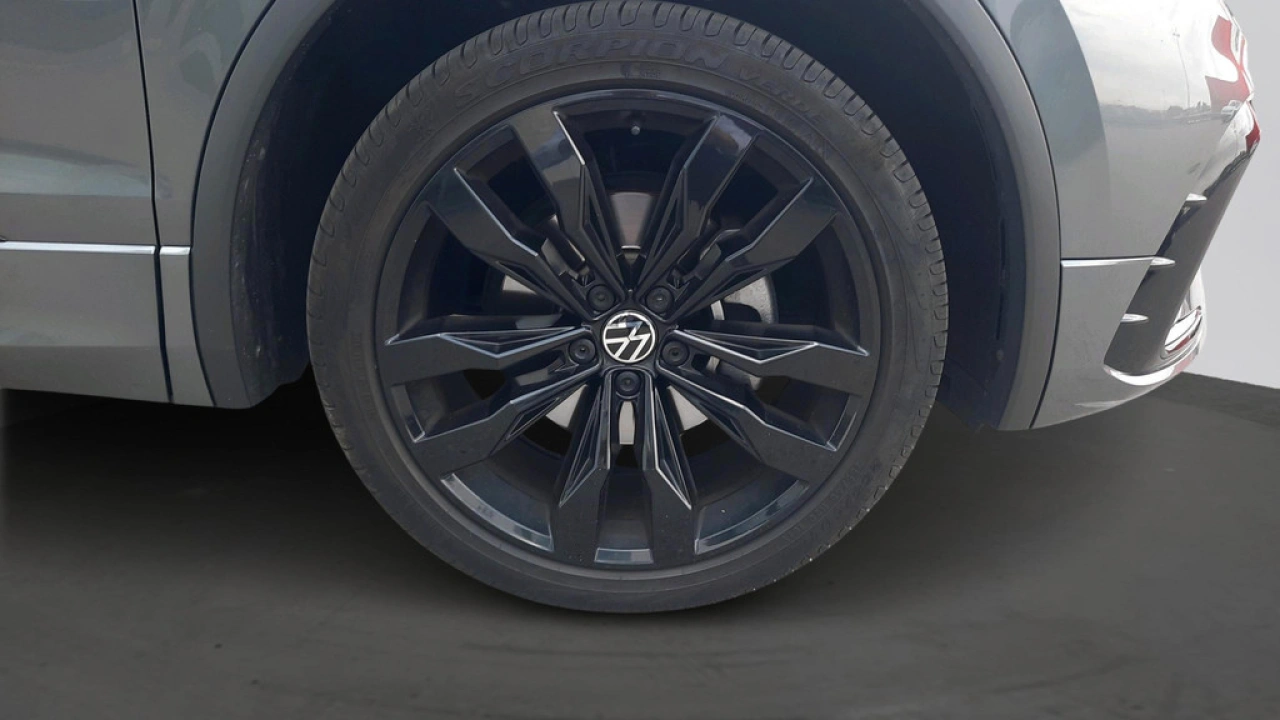 Volkswagen Tiguan Allspace 1.5 TSI R-Line Business+ | Black Style | Trekhaak | Camera | 20