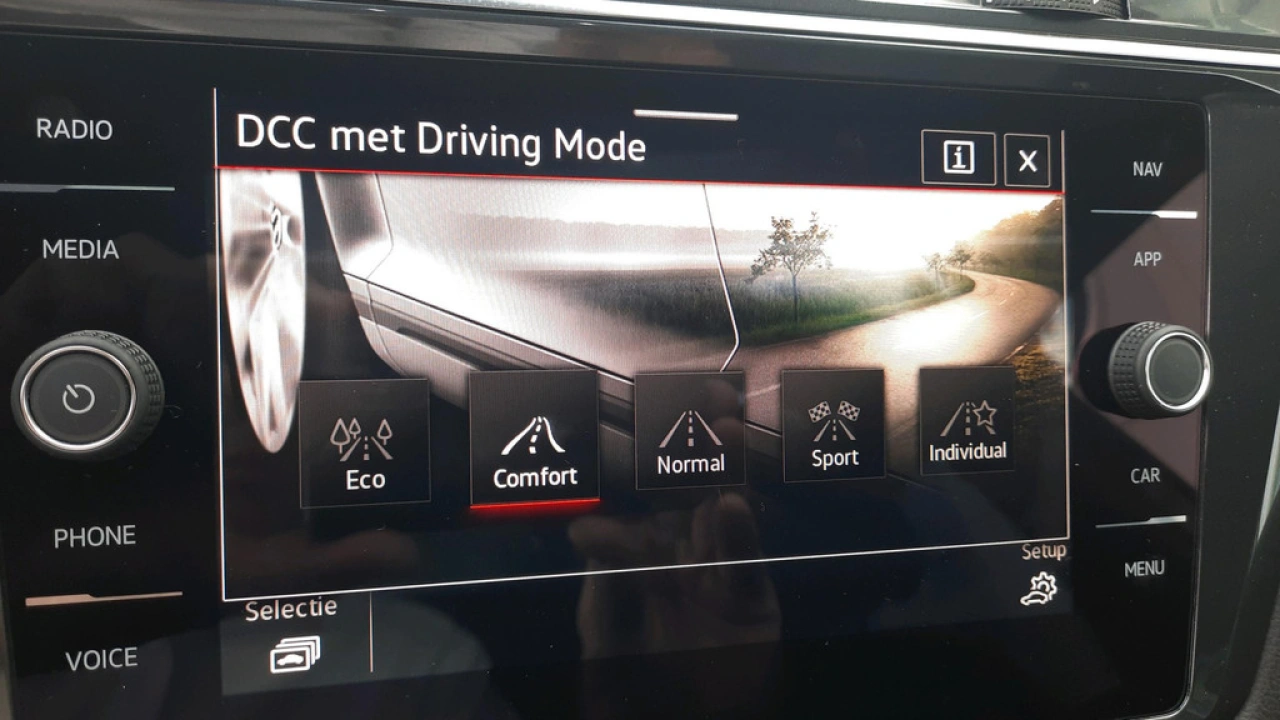 Volkswagen Tiguan Allspace 1.5 TSI R-Line Business+ | Black Style | Trekhaak | Camera | 20