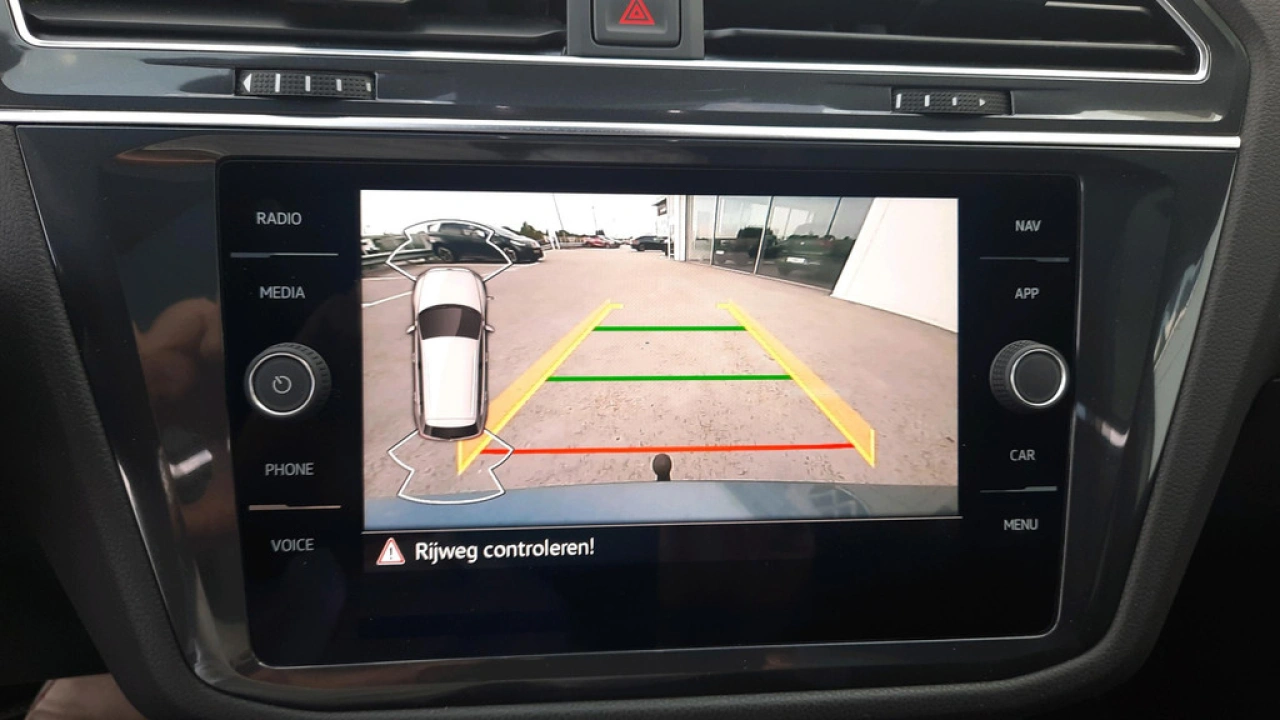 Volkswagen Tiguan Allspace 1.5 TSI R-Line Business+ | Black Style | Trekhaak | Camera | 20