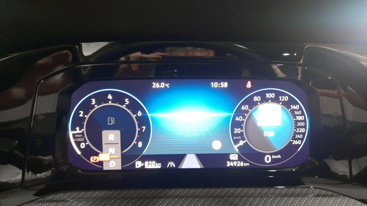 Volkswagen GOLF Variant 1.5 eTSI R-Line | LED + | Panoramadak | 18