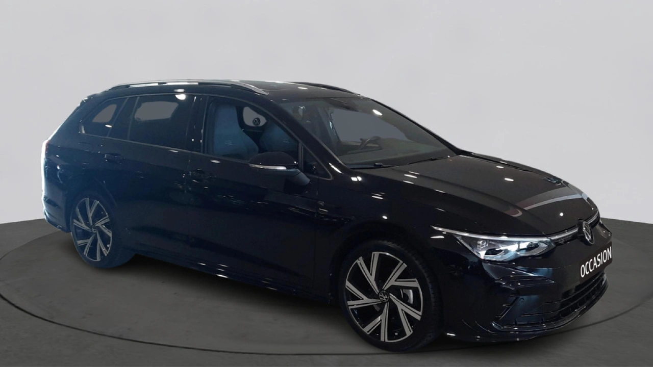 Volkswagen GOLF Variant 1.5 eTSI R-Line | LED + | Panoramadak | 18