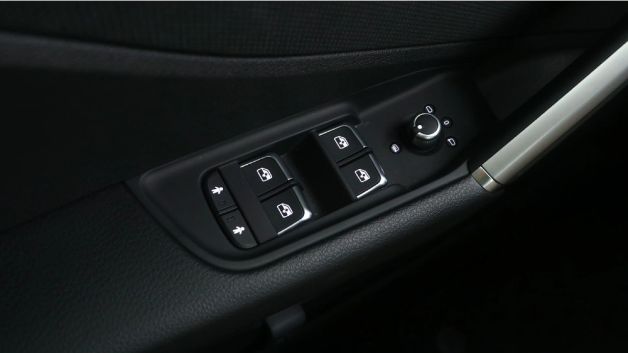 Audi Q2 30 TFSI Advanced edition | Camera | PDC v+a | 18