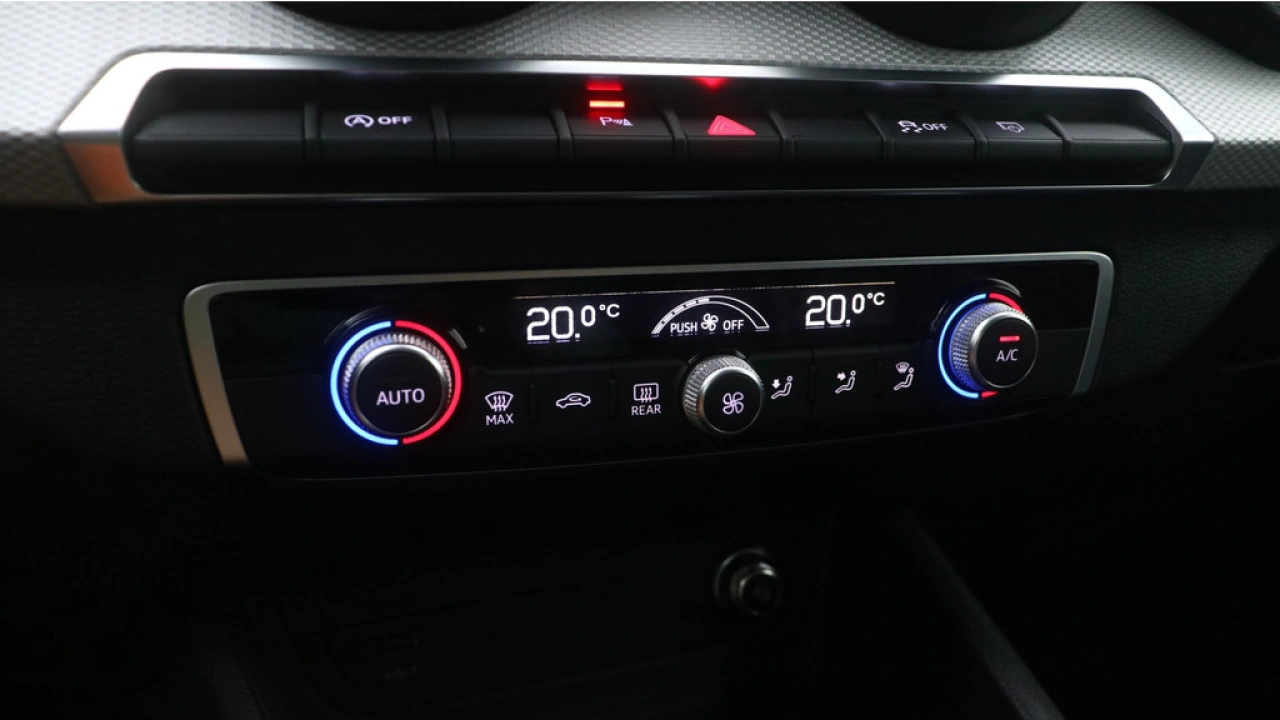 Audi Q2 30 TFSI Advanced edition | Camera | PDC v+a | 18