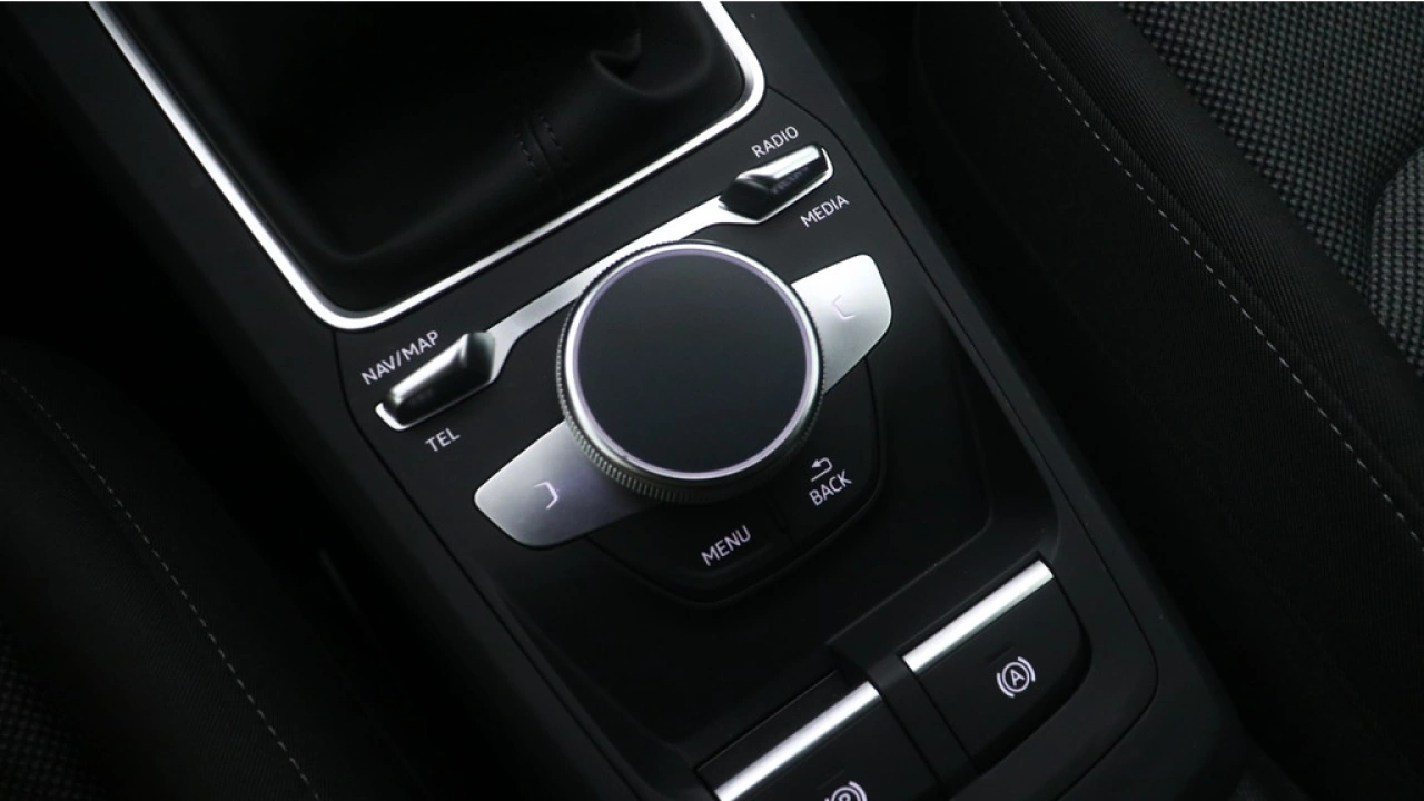 Audi Q2 30 TFSI Advanced edition | Camera | PDC v+a | 18