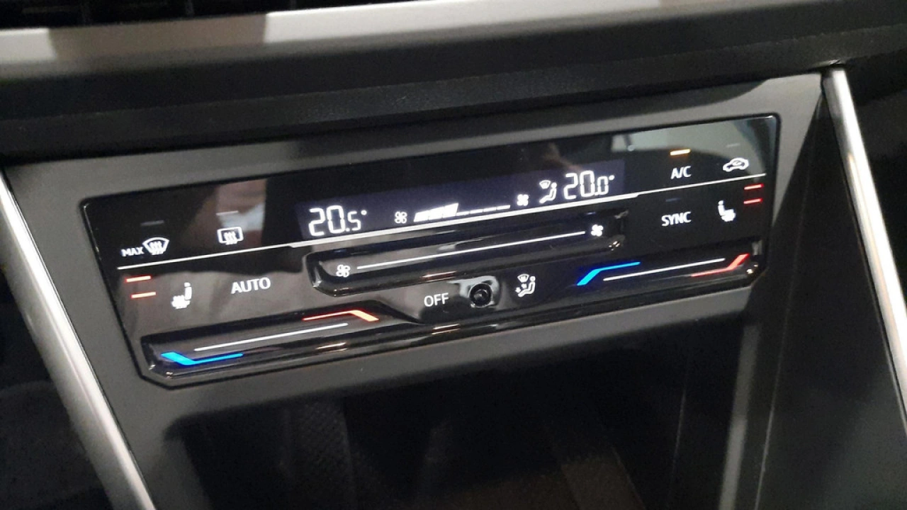 Volkswagen Polo 1.0 TSI Life Business | Climatronic | Trekhaak | Navi | App-connect