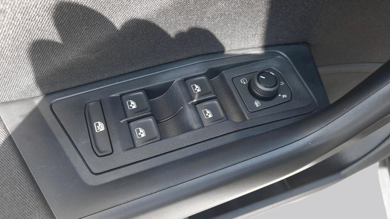 Volkswagen T-Roc 1.5 TSI Automaat | Life Edition | Climatronic | 17