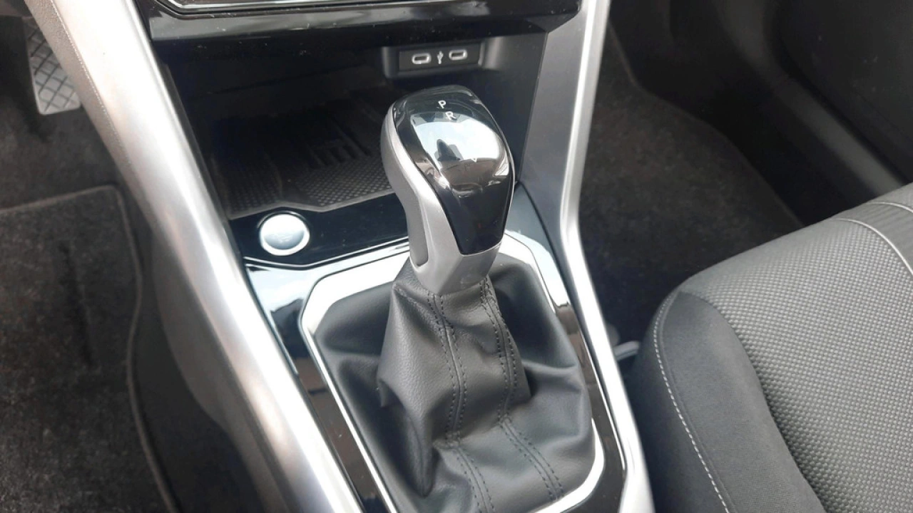 Volkswagen T-Roc 1.5 TSI Automaat | Life Edition | Climatronic | 17