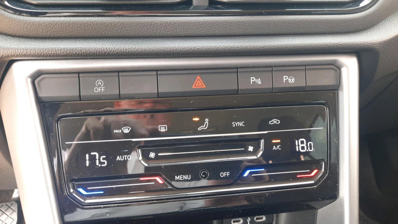 Volkswagen T-Roc 1.5 TSI Automaat | Life Edition | Climatronic | 17
