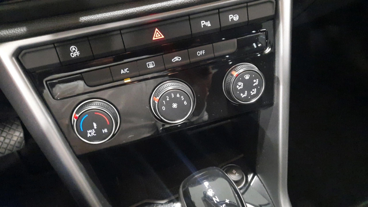 Volkswagen T-Roc 1.5 TSI Automaat Life | Multimedia | Camera | Privacy Glass