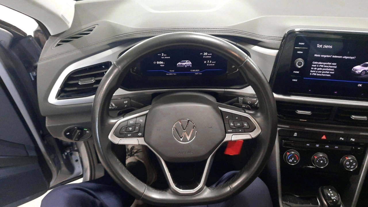 Volkswagen T-Roc 1.5 TSI Automaat Life | Multimedia | Camera | Privacy Glass